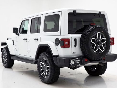 Used 2024 Jeep Wrangler Sahara w/ Technology Group image 7