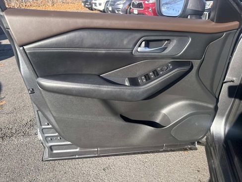 Used 2023 Nissan Rogue SV w/ SV Premium Package image 18