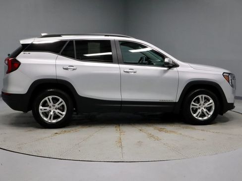 Used 2022 GMC Terrain SLE w/ Driver Convenience Package FWD image 13