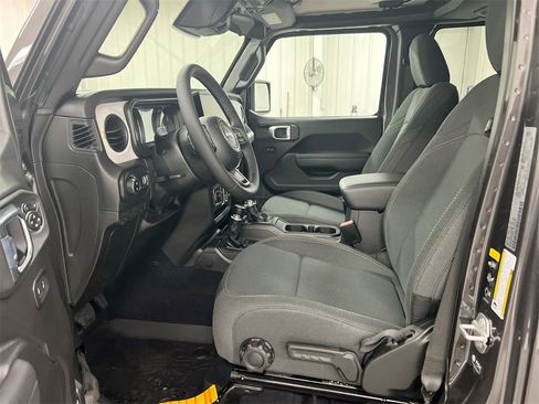 New 2026 Jeep Gladiator Sport image 16