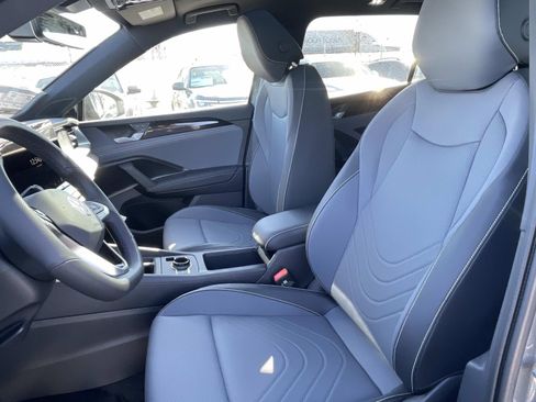 New 2026 Volkswagen Tiguan SE R-Line FWD image 18