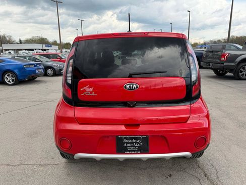 Used 2018 Kia Soul + image 4