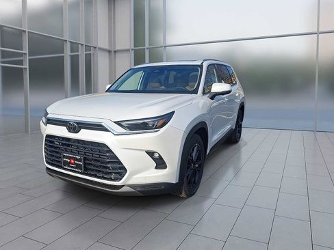 New 2026 Toyota Grand Highlander Platinum image 4