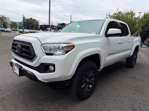 Certified 2023 Toyota Tacoma SR5 RWD image 4