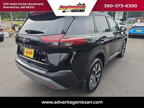 Used 2023 Nissan Rogue SV image 5