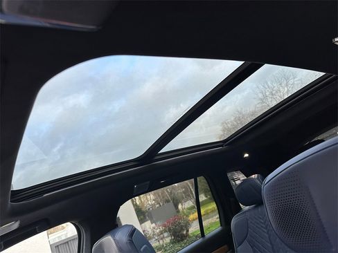 New 2026 Cadillac Vistiq Premium Luxury image 24