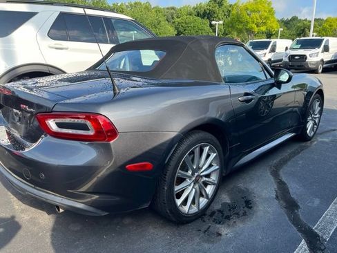 Used 2017 FIAT 124 Spider Lusso RWD image 3