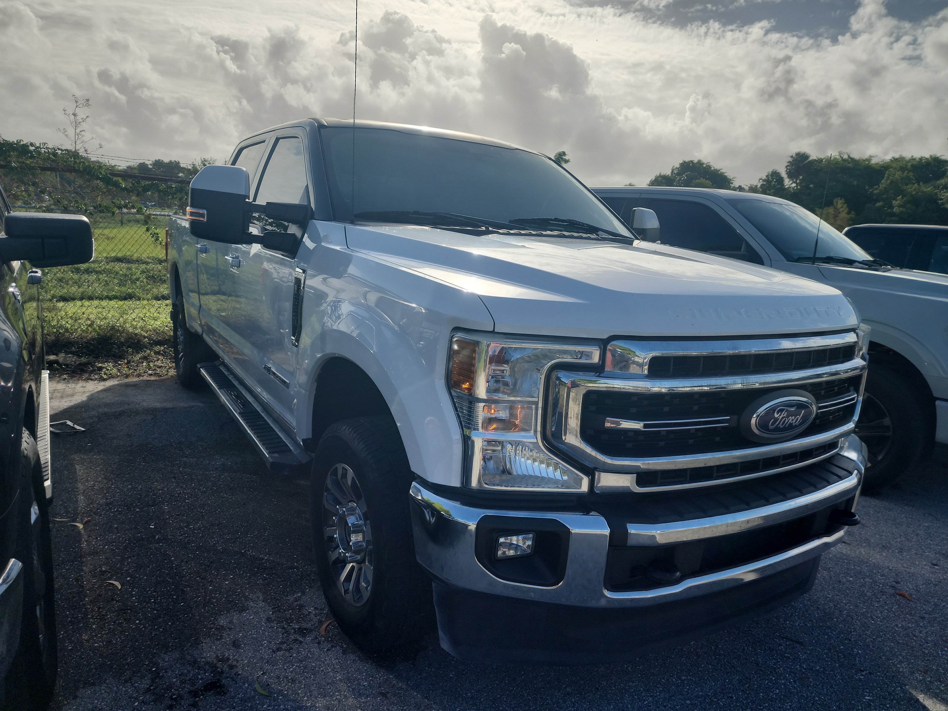 Used 2021 Ford F250 Lariat w/ Lariat Value Package AWD/4WD image 3