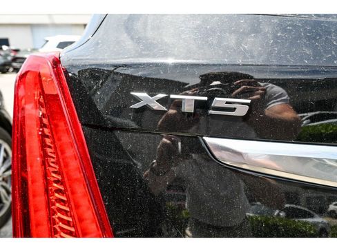 Used 2019 Cadillac XT5 Luxury FWD image 14
