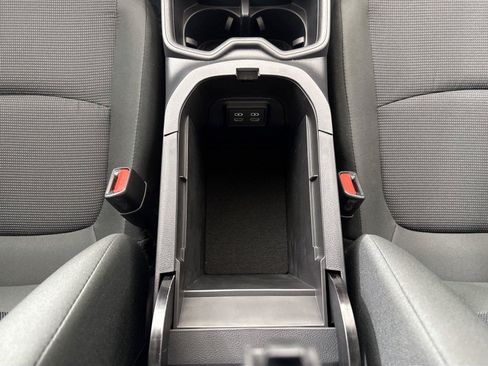 Used 2025 Toyota RAV4 LE AWD/4WD image 37