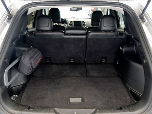 Used 2016 Jeep Cherokee Trailhawk w/ Cold Weather Group image 30