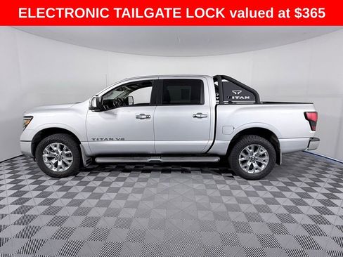 Used 2020 Nissan Titan SL w/ Moonroof Package image 7