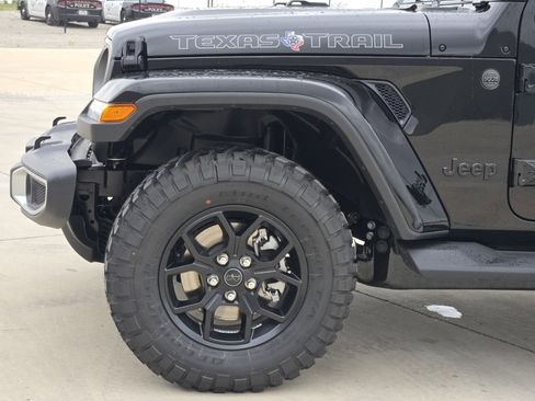 New 2026 Jeep Gladiator Sport AWD/4WD image 6