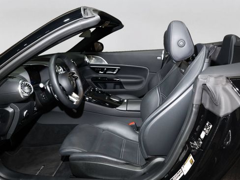 Used 2023 Mercedes-Benz SL 63 AMG 4MATIC image 32