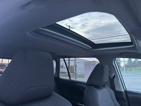 Used 2024 Toyota RAV4 XLE w/ Convenience Package image 27