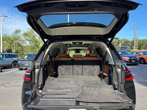 Used 2023 BMW X7 xDrive40i w/ Premium Package AWD/4WD image 16