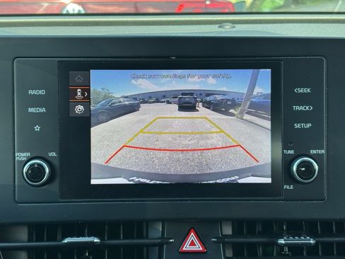 Used 2025 Kia Sportage LX FWD image 23