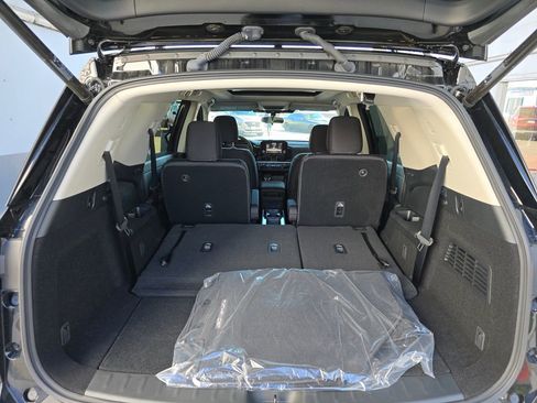 New 2025 Nissan Pathfinder SV w/ SV Premium Package image 12