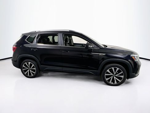 Used 2022 Volkswagen Taos SE AWD/4WD image 4