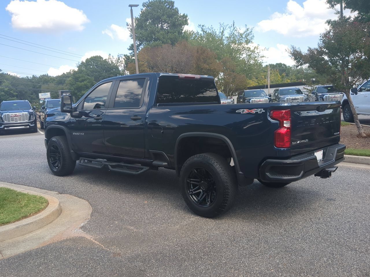 Used 2022 Chevrolet Silverado 2500 Custom w/ Custom Convenience Package AWD/4WD image 6