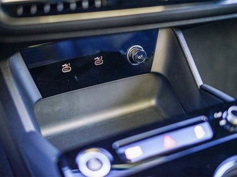 New 2025 Audi A6 e-tron Premium image 24