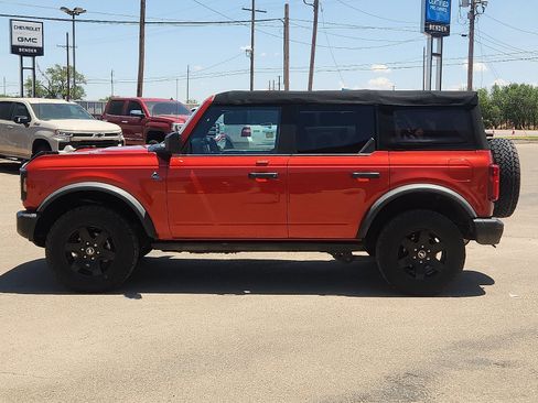 Used 2022 Ford Bronco Black Diamond AWD/4WD image 2