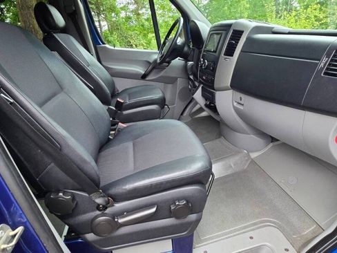 Used 2008 Dodge Sprinter 2500 w/ Accessory Group RWD image 12
