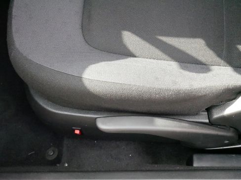 Used 1999 Volkswagen Beetle GLS FWD image 20