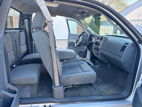 Used 2005 Dodge Dakota SLT image 10