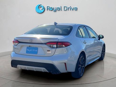 Used 2021 Toyota Corolla SE w/ SE Premium Package FWD image 6