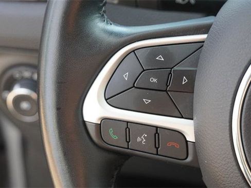 Certified 2020 Jeep Compass Latitude image 27