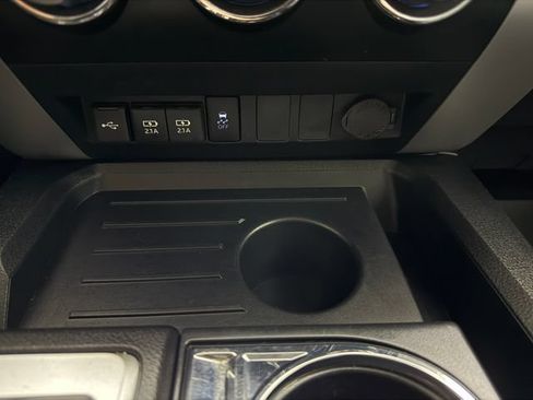 Used 2020 Toyota Tundra SR5 w/ SR5 Leather Package RWD image 20