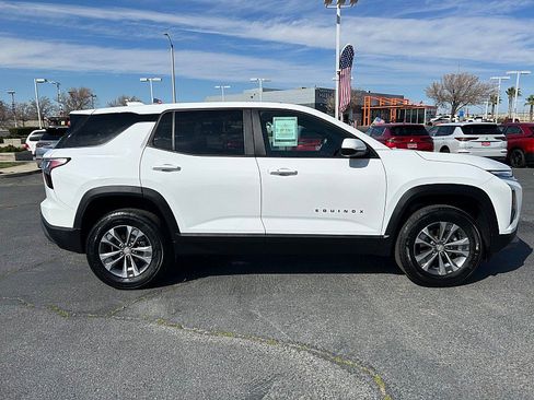 Used 2025 Chevrolet Equinox LT image 7