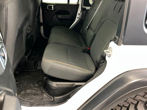 Used 2024 Jeep Wrangler Willys image 22