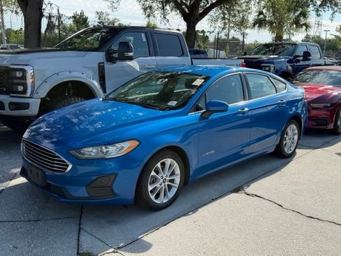 Used 2019 Ford Fusion SE FWD image 6