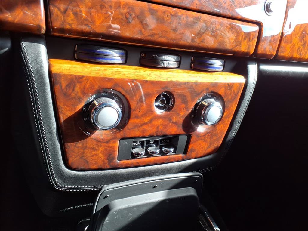 Used 2006 Rolls-Royce Phantom Sedan RWD image 17