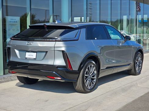 New 2026 Cadillac Lyriq Sport AWD/4WD image 5