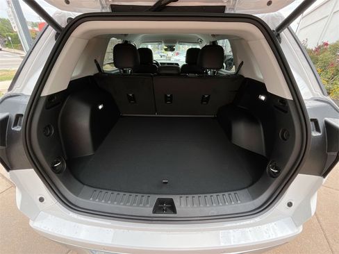 New 2026 GMC Terrain Denali w/ LPO, Floor Liner Package image 37