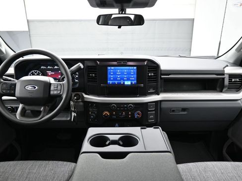 New 2026 Ford F250 XLT w/ FX4 Off-Road Package image 24
