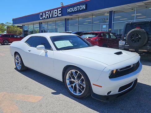 Used 2022 Dodge Challenger GT image 1
