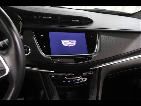 Used 2022 Cadillac XT5 Premium Luxury AWD/4WD image 9