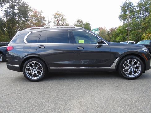 Used 2022 BMW X7 xDrive40i w/ Premium Package image 5