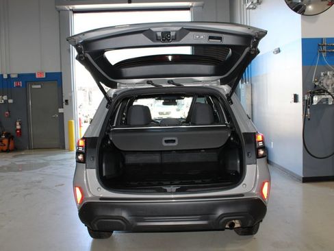 Used 2025 Subaru Forester Premium AWD/4WD image 27
