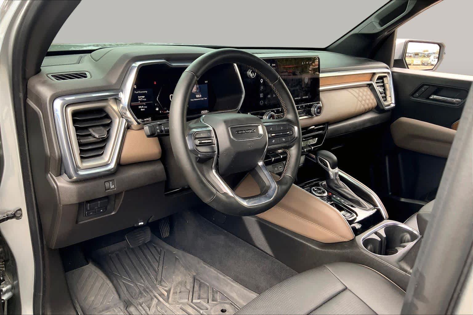 Used 2024 GMC Canyon Denali AWD/4WD image 18
