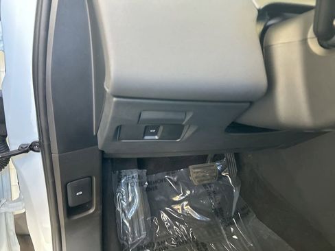 Used 2026 Land Rover Range Rover Evoque S AWD/4WD image 44