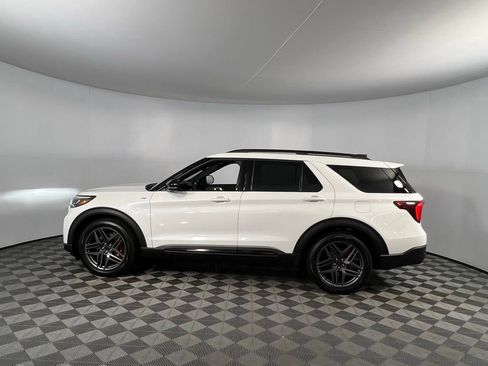 Used 2025 Ford Explorer ST-Line w/ Premium Package image 11