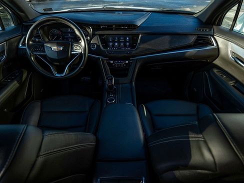 Used 2024 Cadillac XT6 Luxury image 30