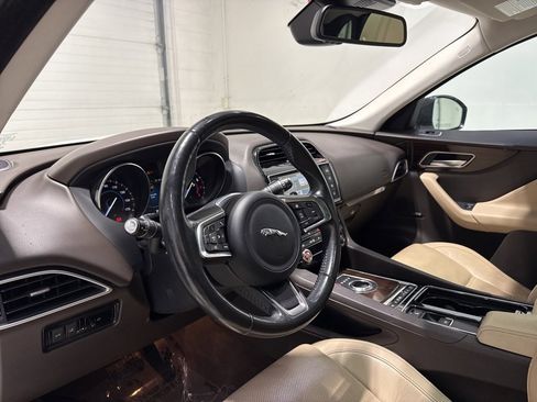 Used 2018 Jaguar F-PACE Prestige image 11