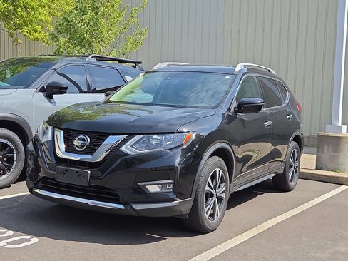 Used 2020 Nissan Rogue SV w/ Sun & Sound Touring Package AWD/4WD image 4