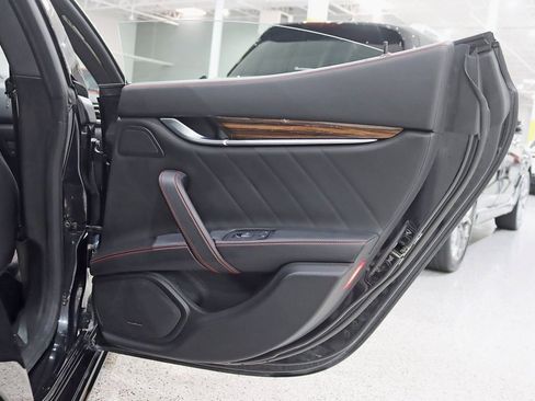 Used 2019 Maserati Ghibli S GranLusso image 38